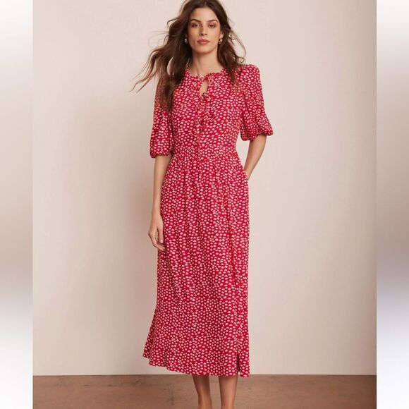 Mint Velvet Dresses & Skirts - Mint Velvet Lip Print Midi Dress
AB19